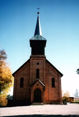 Holla Kirke mot vest, inngangspartiet
Holla church from the west.