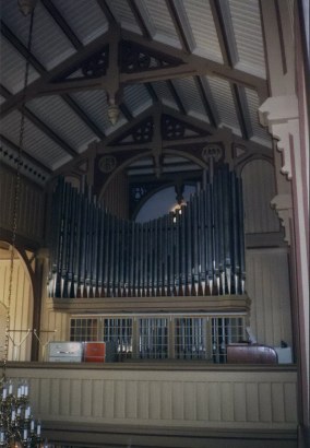 Holla Kirke, orgelgalleri med piper.
Organ in Holla church.