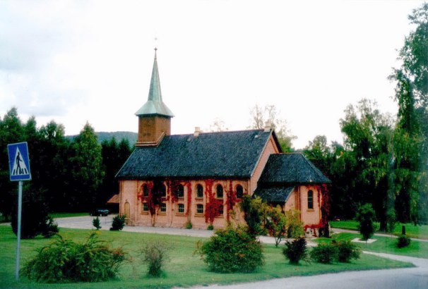 Holla Kirke - sydsiden 2000 